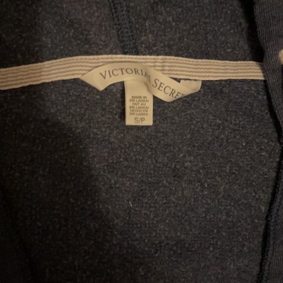 Victoria secret sweater size S - Picture 3 of 3